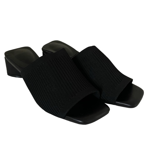 TIJN Sandals, NWOT - Size 6 - Picture 2 of 4